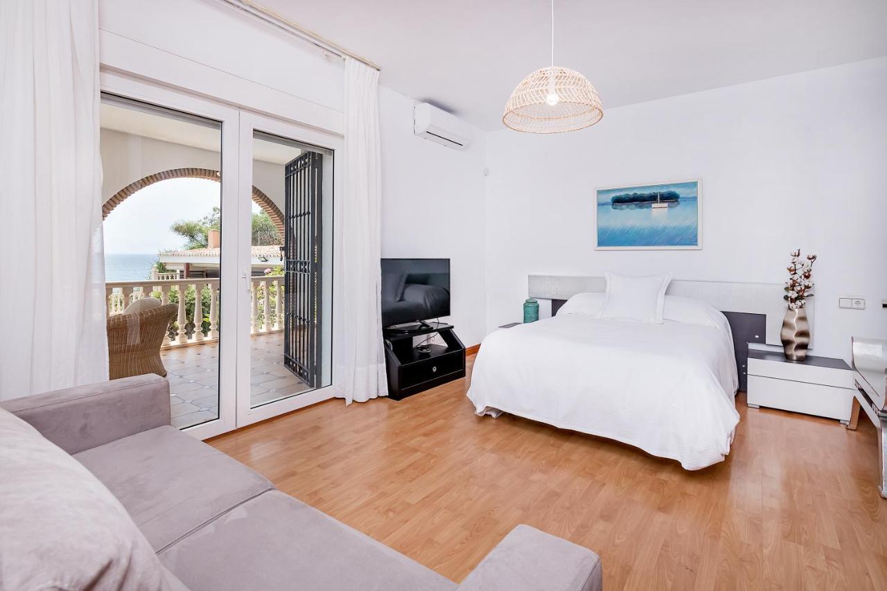 Bhost - Villa Sunrise Benalmádena Exteriör bild