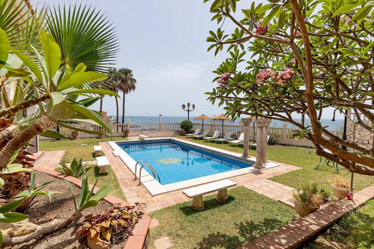 Bhost - Villa Sunrise Benalmádena Exteriör bild