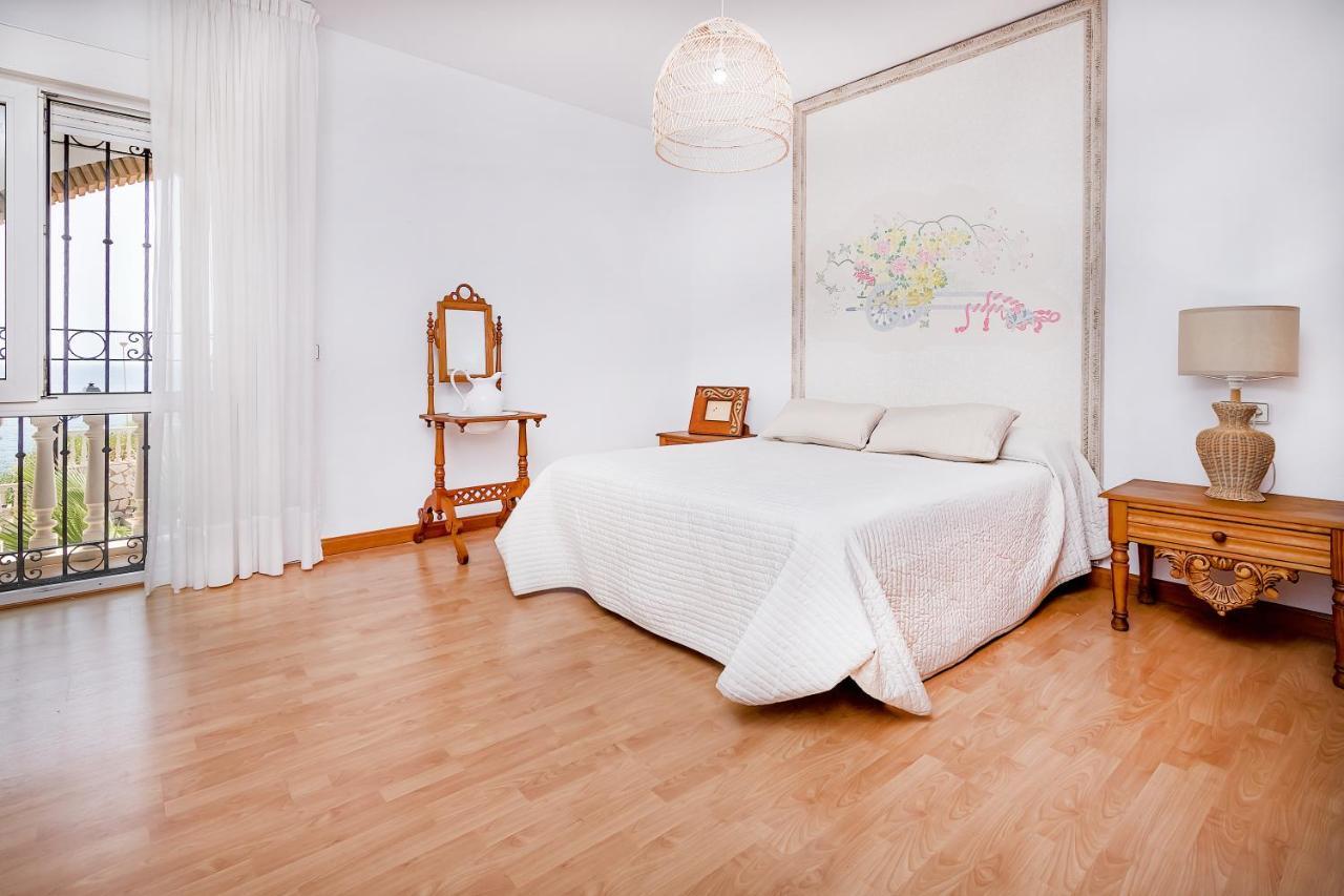 Bhost - Villa Sunrise Benalmádena Exteriör bild